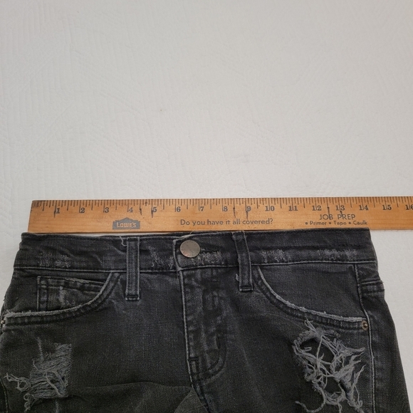 Current/Elliot shredded skinny jeans. - Picture 9 of 9